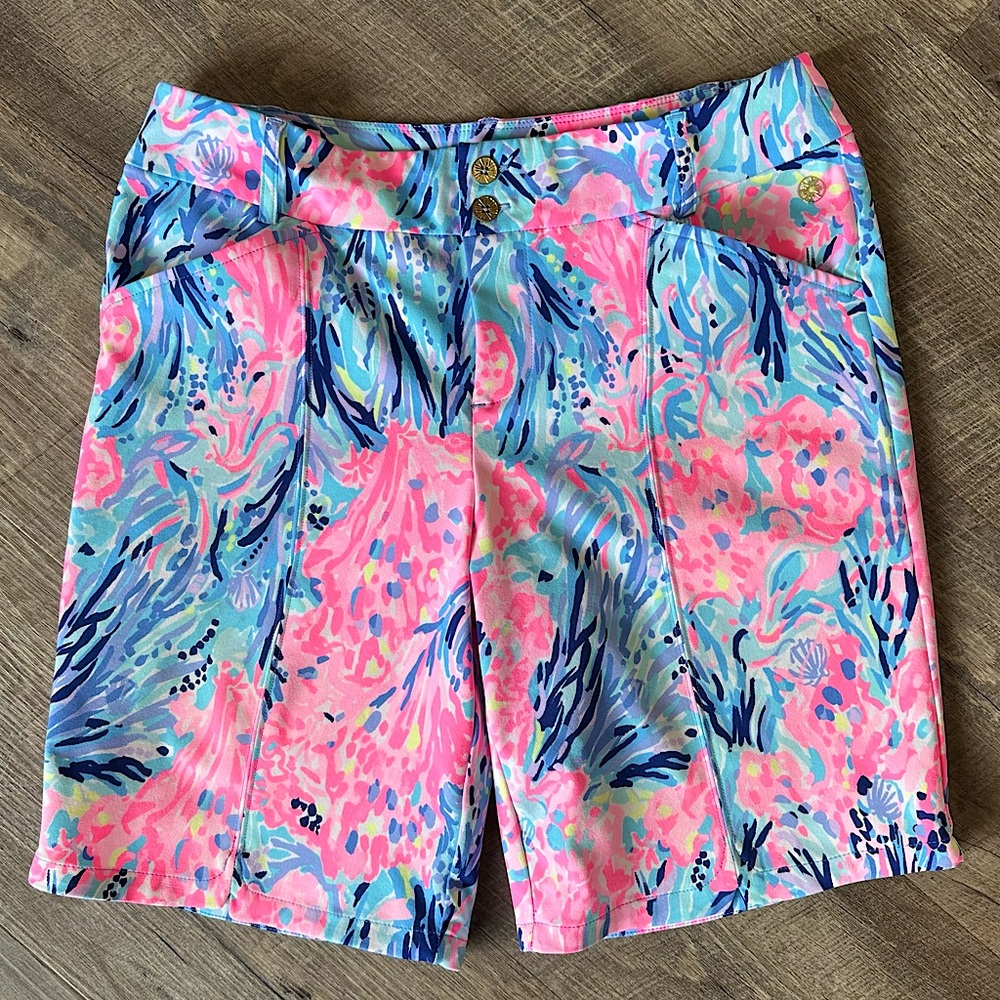 Lilly Pulitzer Luxletic Bettina 9” Stretch Bermuda Shorts - Pink Fan Sea Size 6